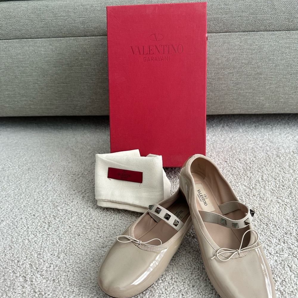 Valentino Rockstud Ballet Flats size 35.5 color Poudre